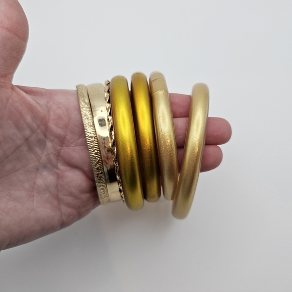 Elegant Gold Bangle Set Of 7 - Picture 3 of 6